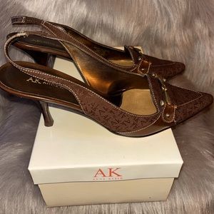 Anne Klein sz10 brown sling backs